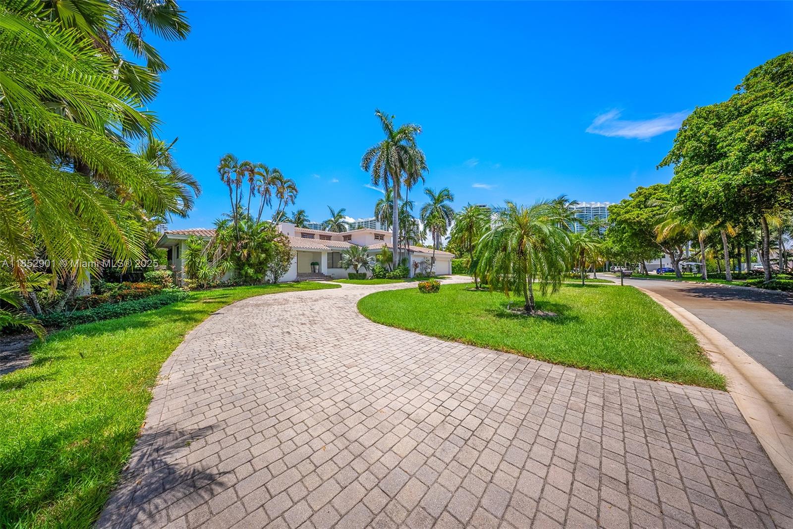 268 S Parkway Golden Beach, FL 33160