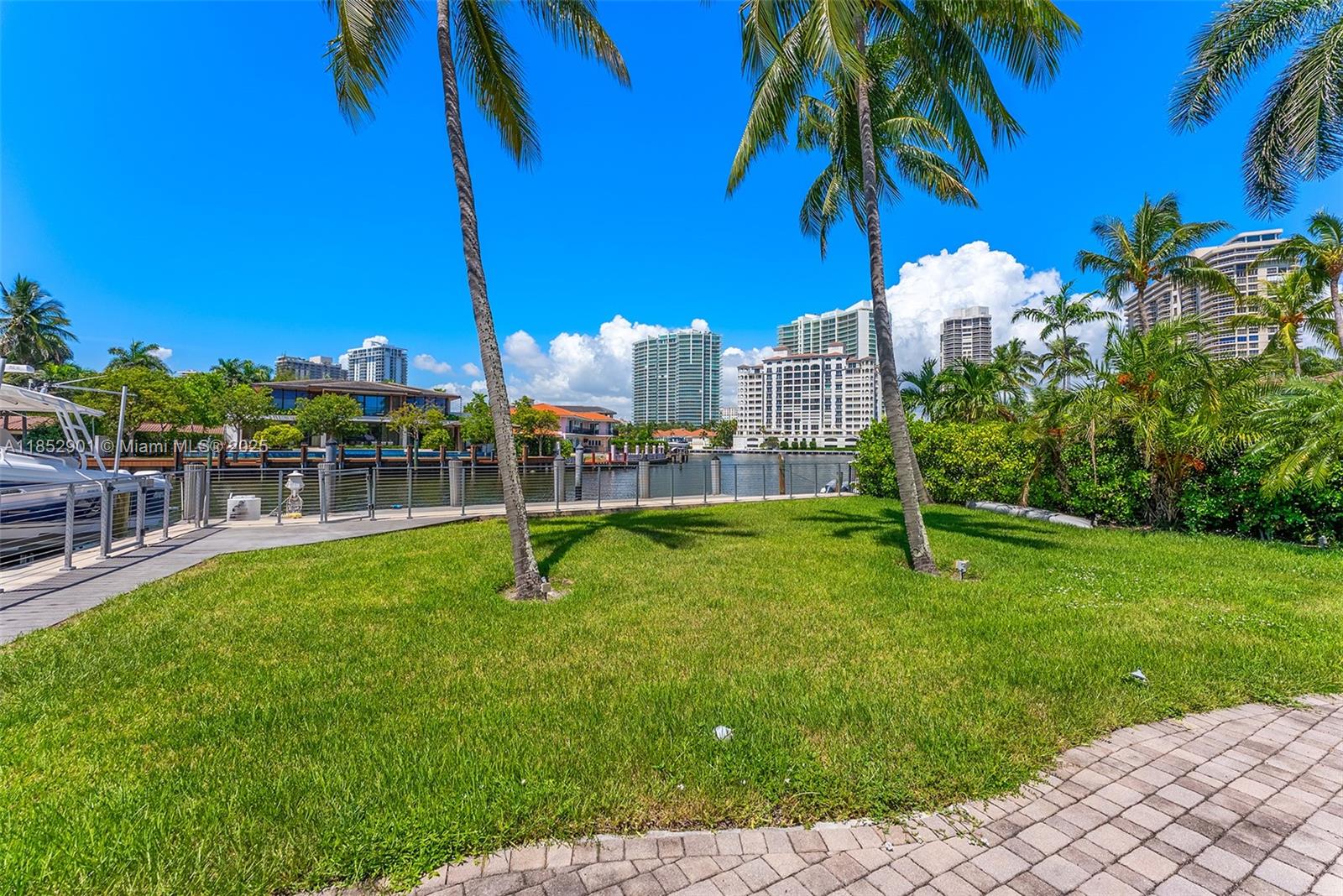 268 S Parkway Golden Beach, FL 33160