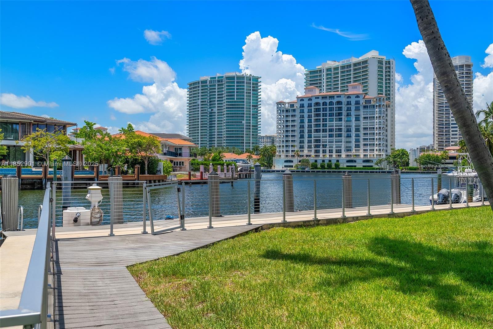 268 S Parkway Golden Beach, FL 33160