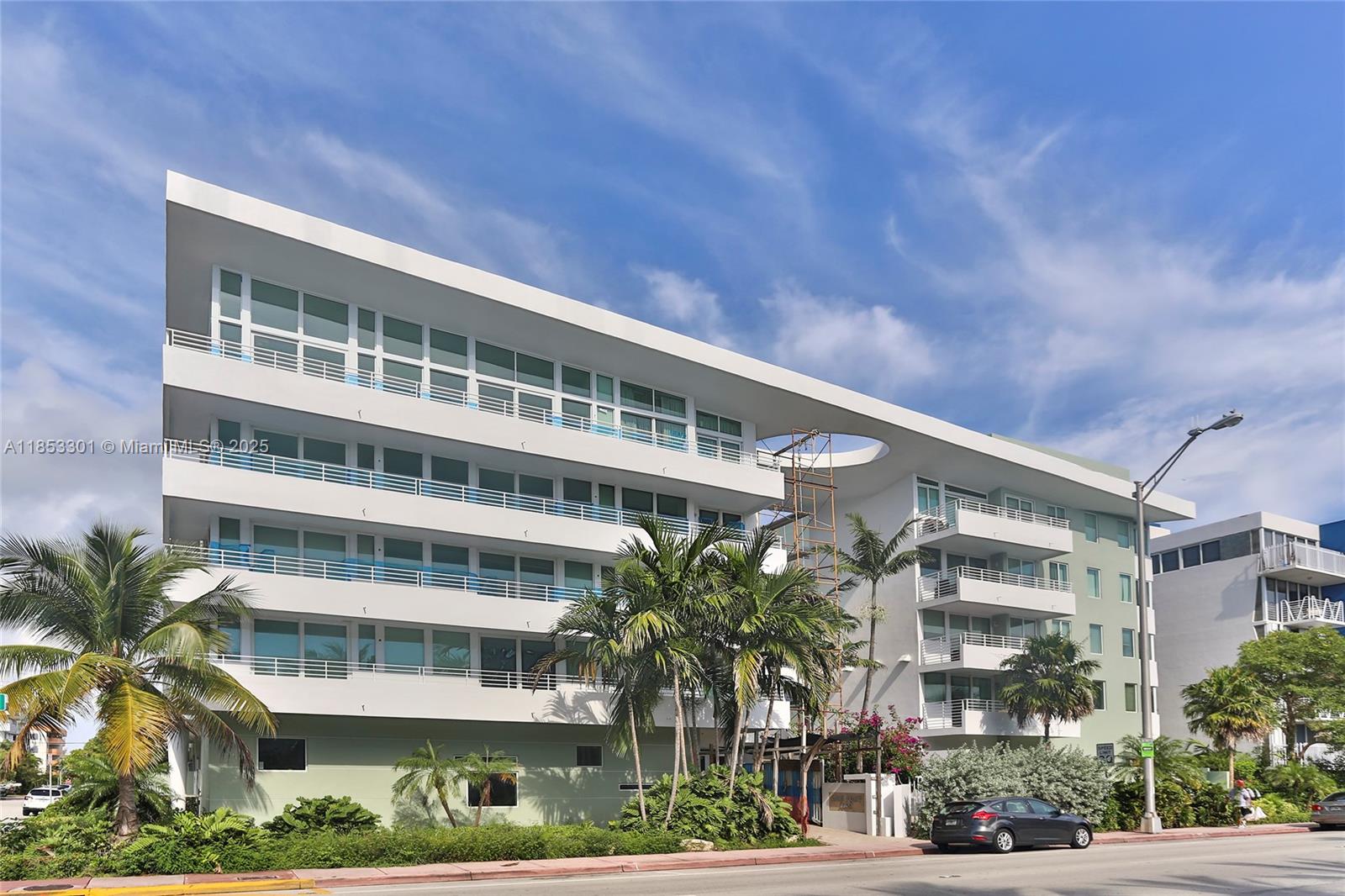7800 Collins Ave #508