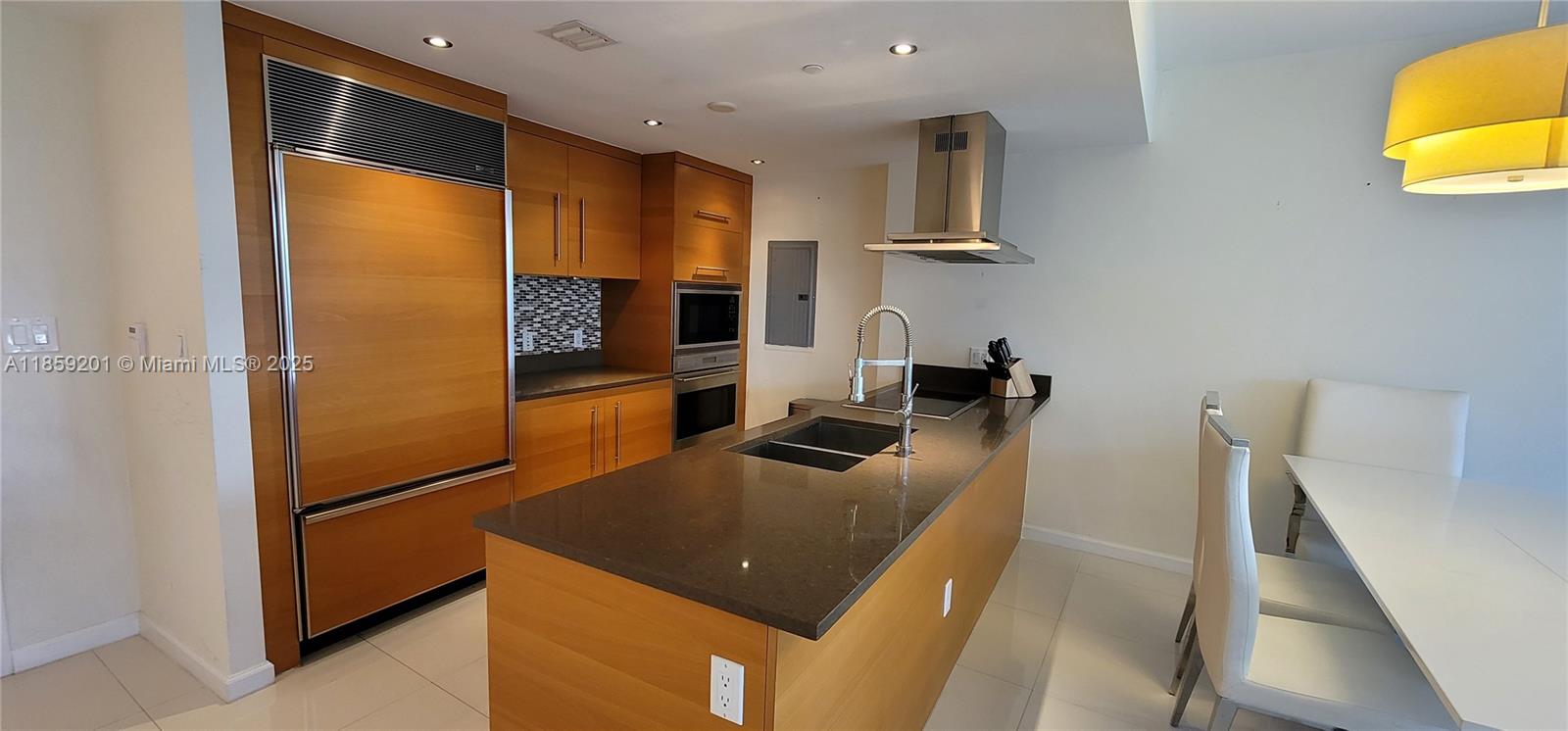 image Icon Brickell No Two12
