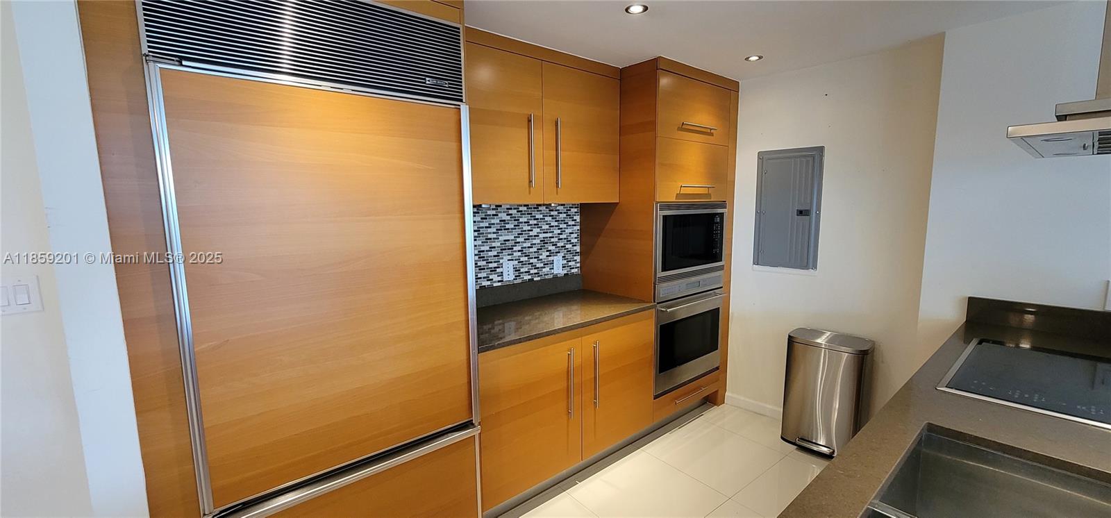 image Icon Brickell No Two14