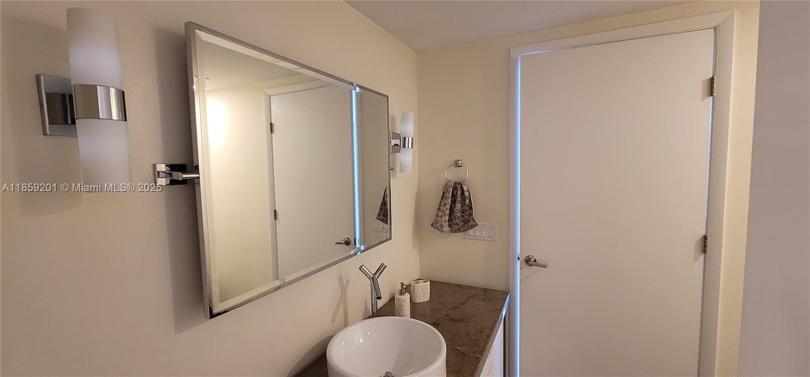 image Icon Brickell No Two16