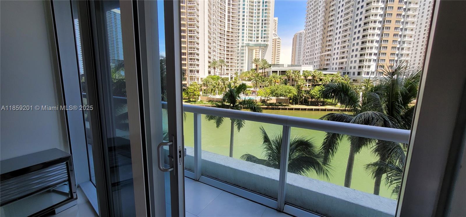image Icon Brickell No Two35