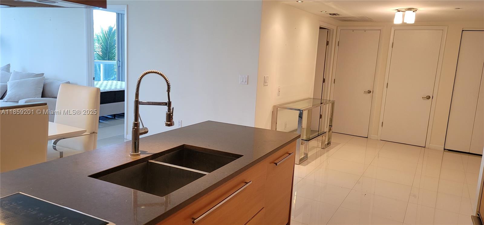 image Icon Brickell No Two7