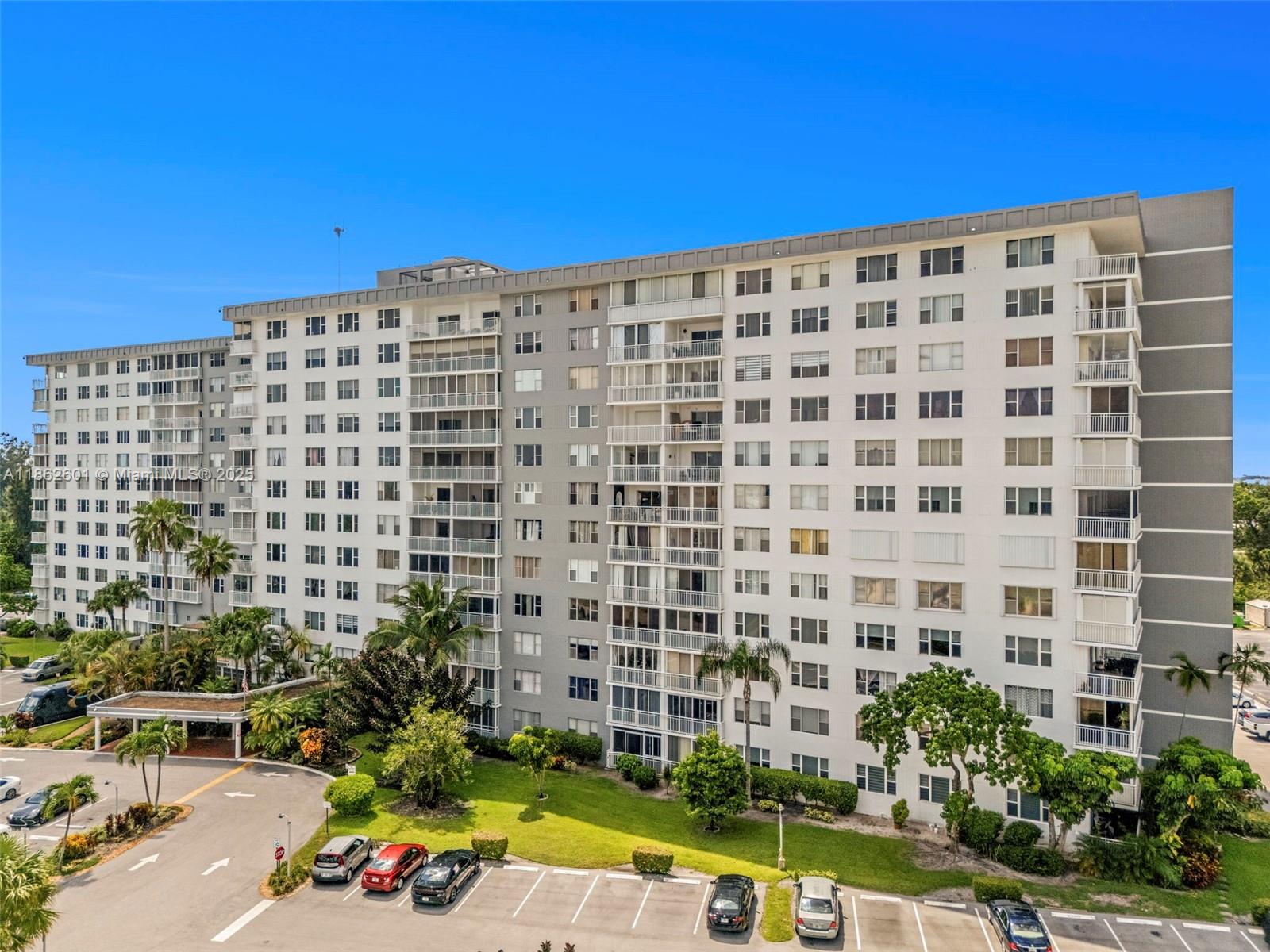 3800 Hillcrest Dr #412