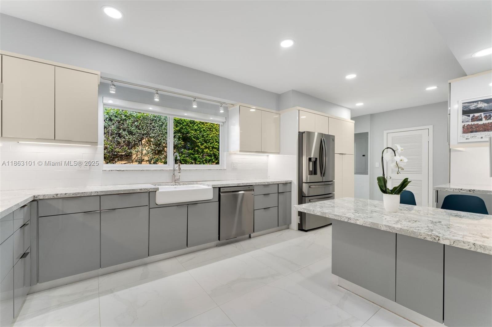 1410 Cleveland Rd Miami Beach, FL 33141