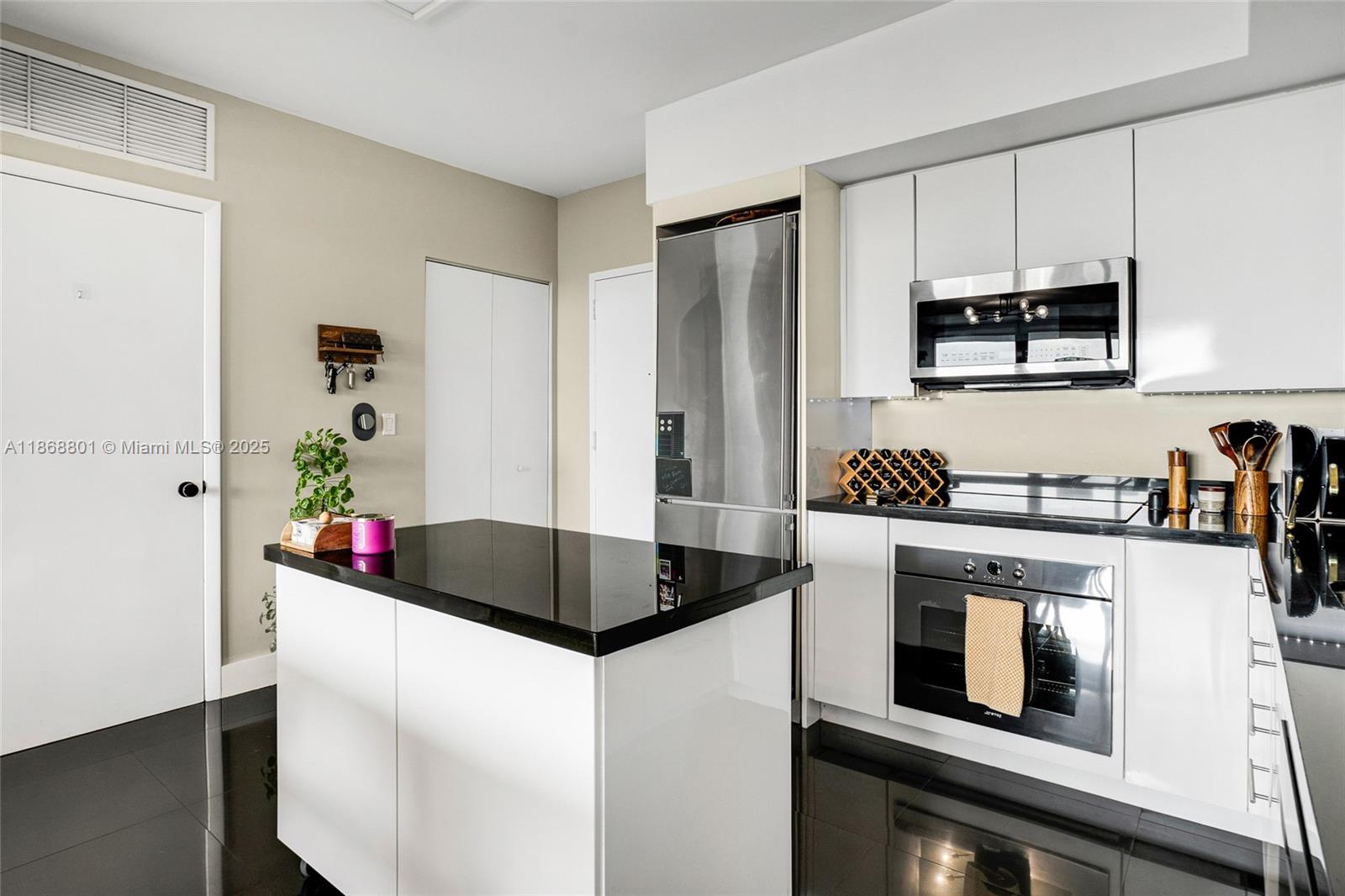 image Mint Condo6