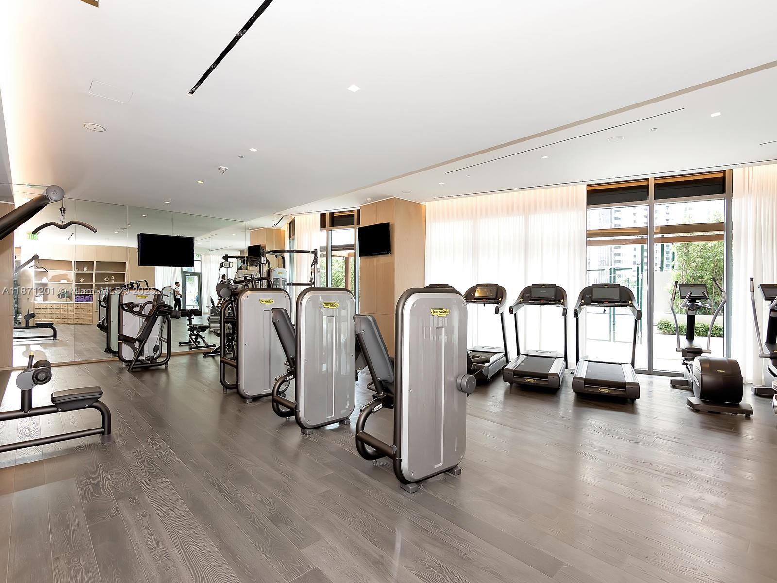 image Sls Lux Residences36