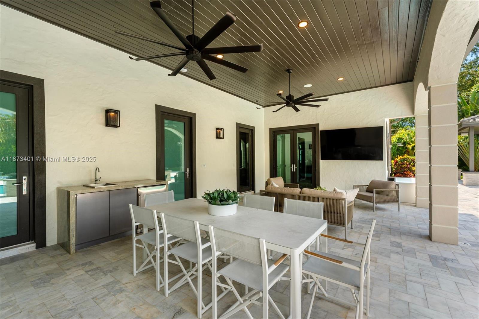 6080 SW 104th St Pinecrest, FL 33156 6080 SW 104th St Pinecrest, FL 33156
