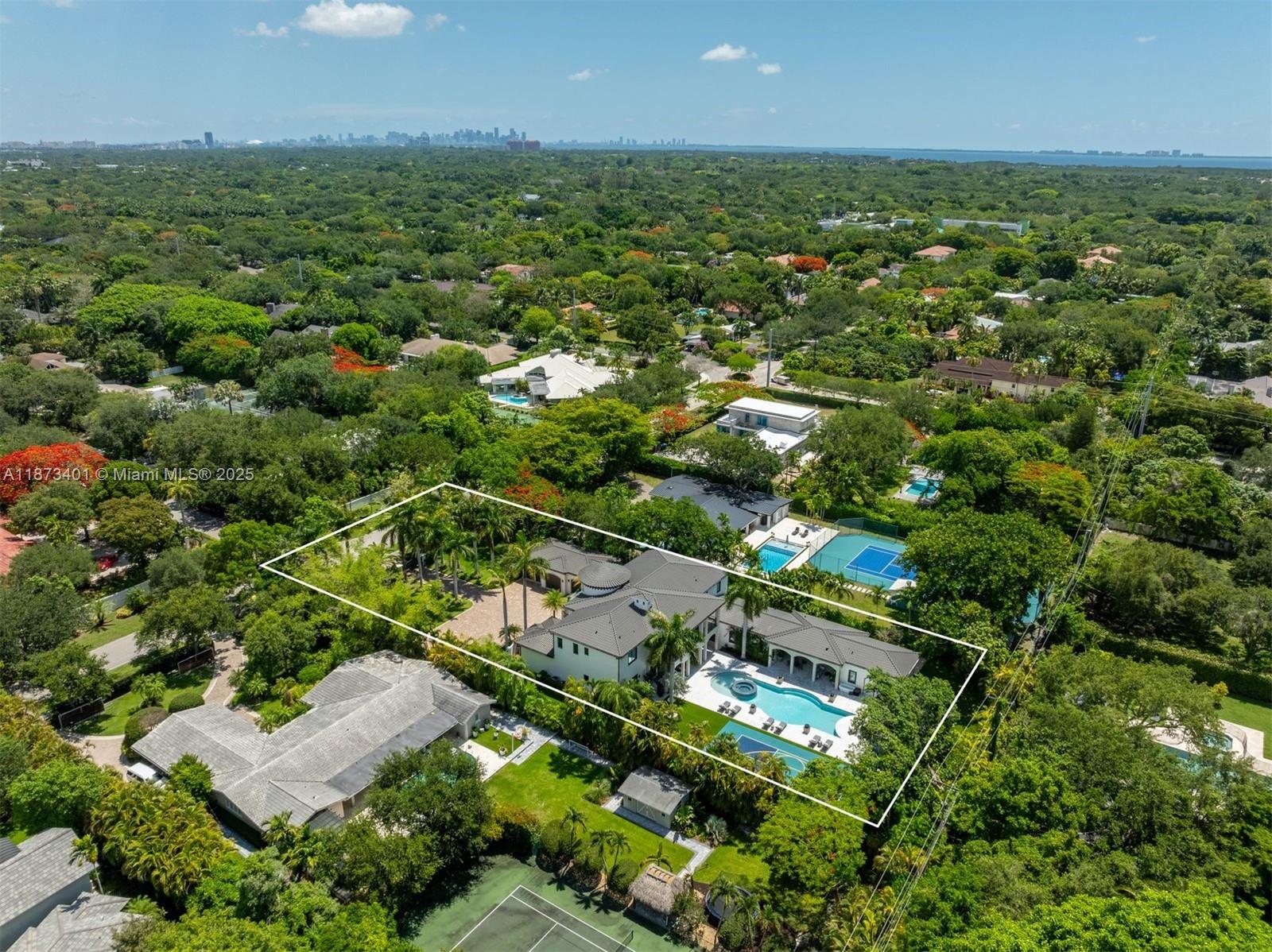 6080 SW 104th St Pinecrest, FL 33156 6080 SW 104th St Pinecrest, FL 33156