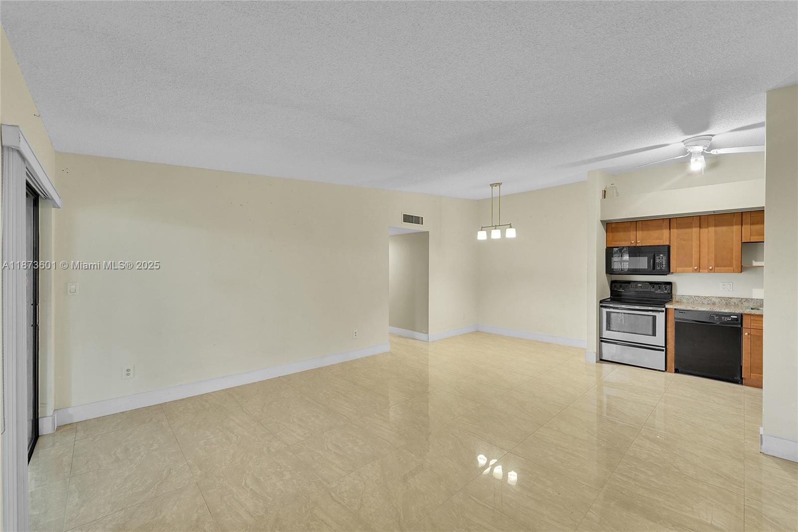 9644 S Belfort Cir #211