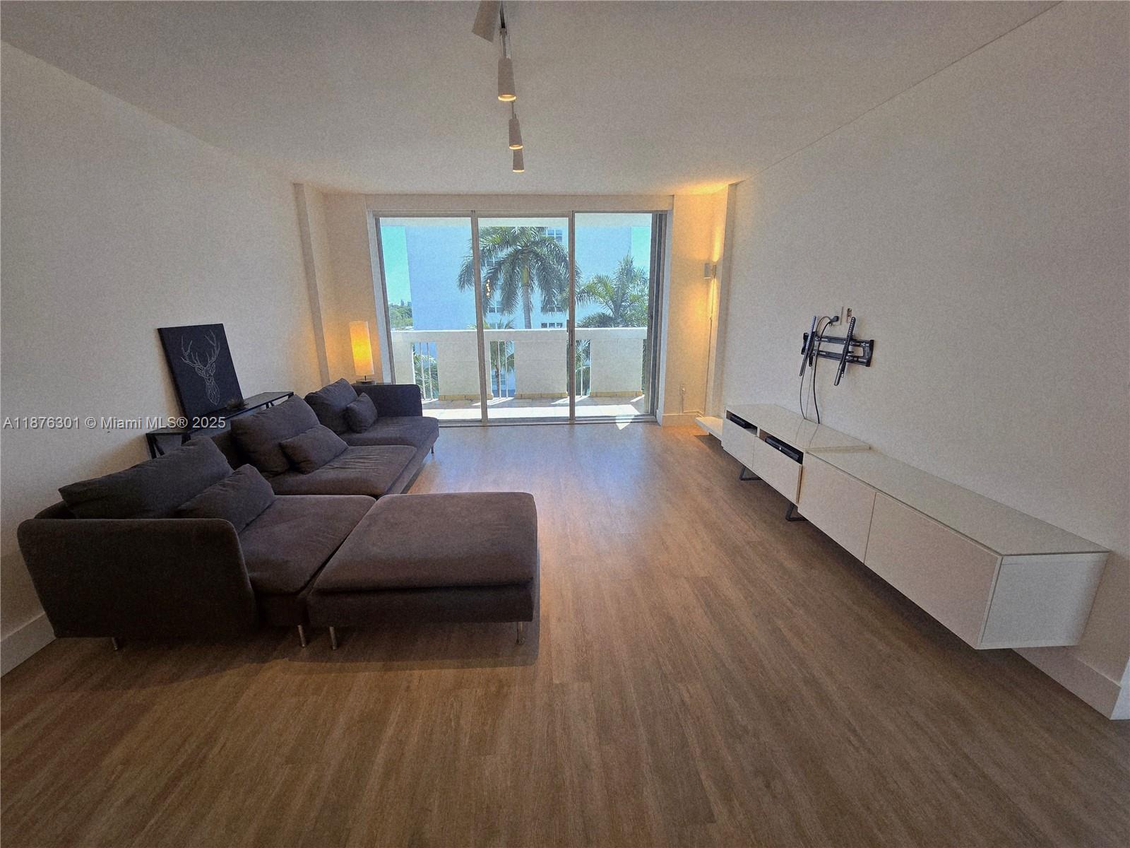 800 West Ave #618