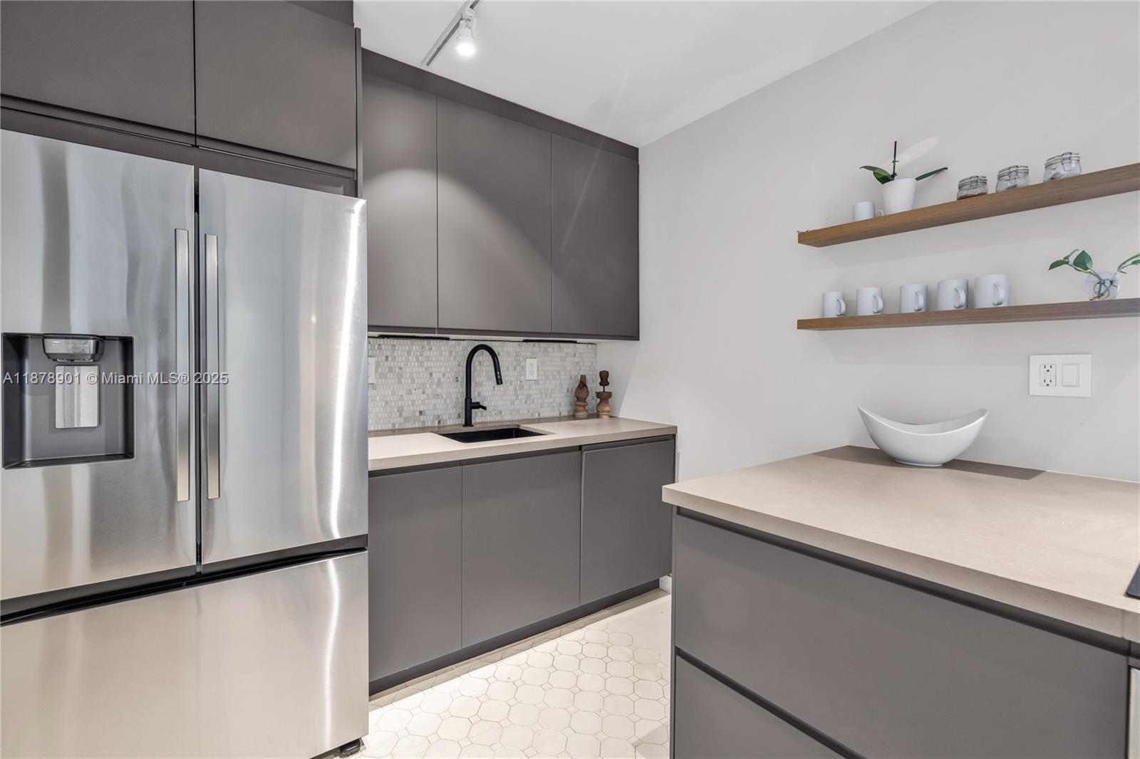 770 NE 69th St #6H Miami, FL 33138