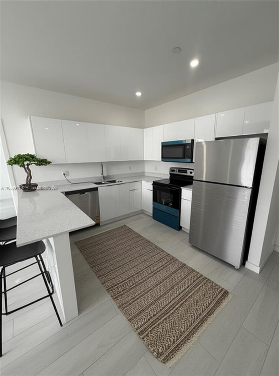 1091 E 17th St #303
