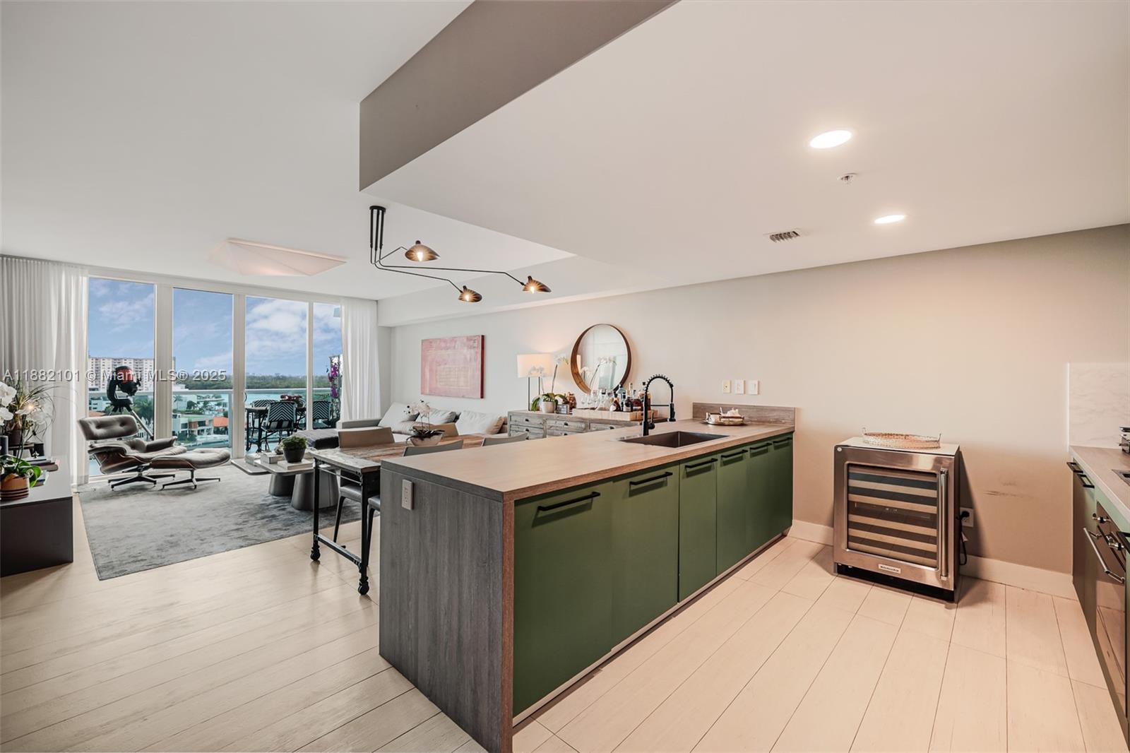 image 400 Sunny Isles13