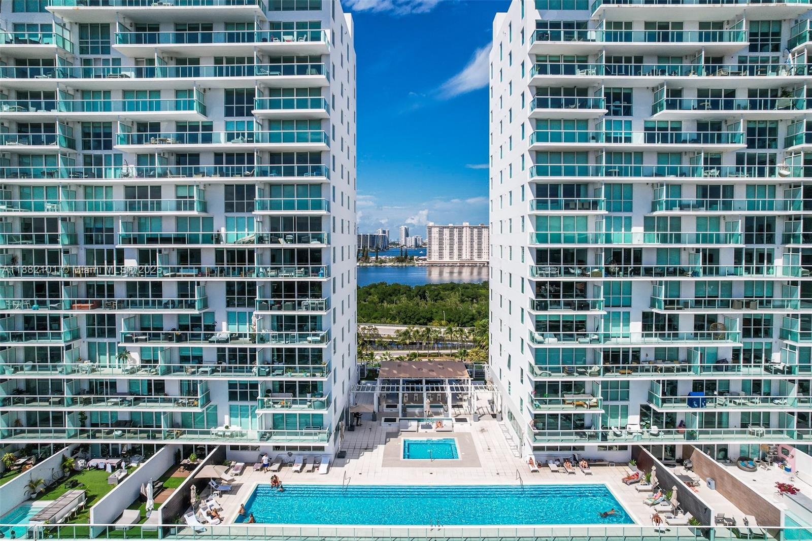 image 400 Sunny Isles2