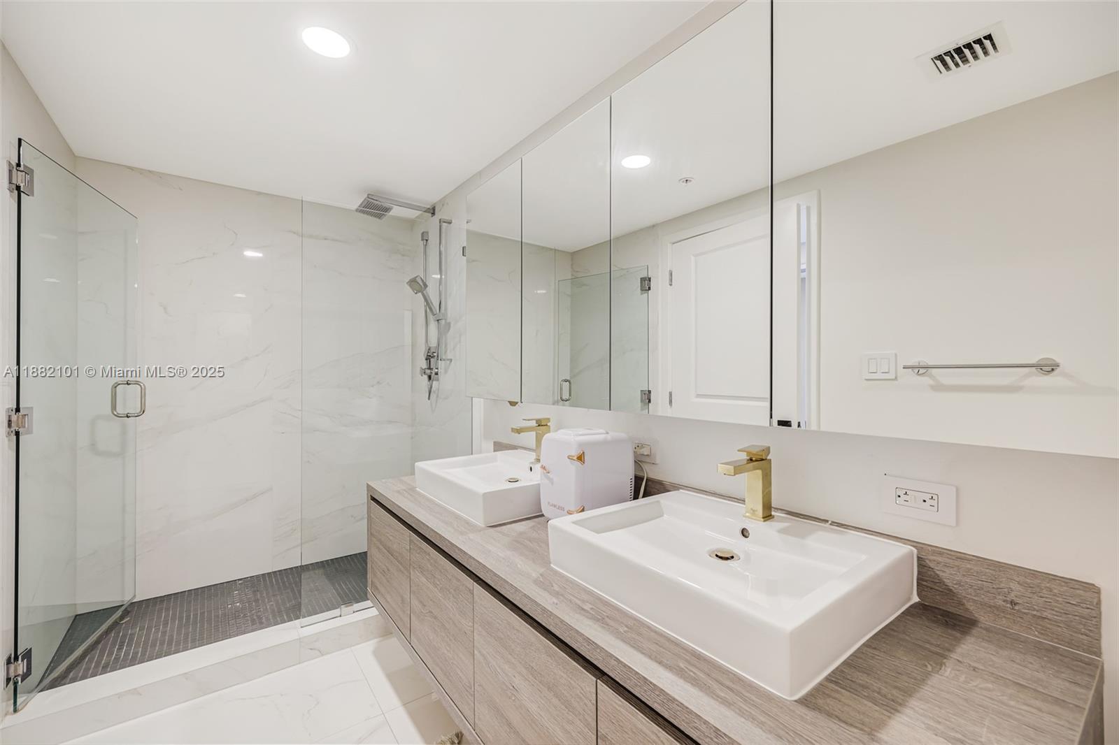 image 400 Sunny Isles34