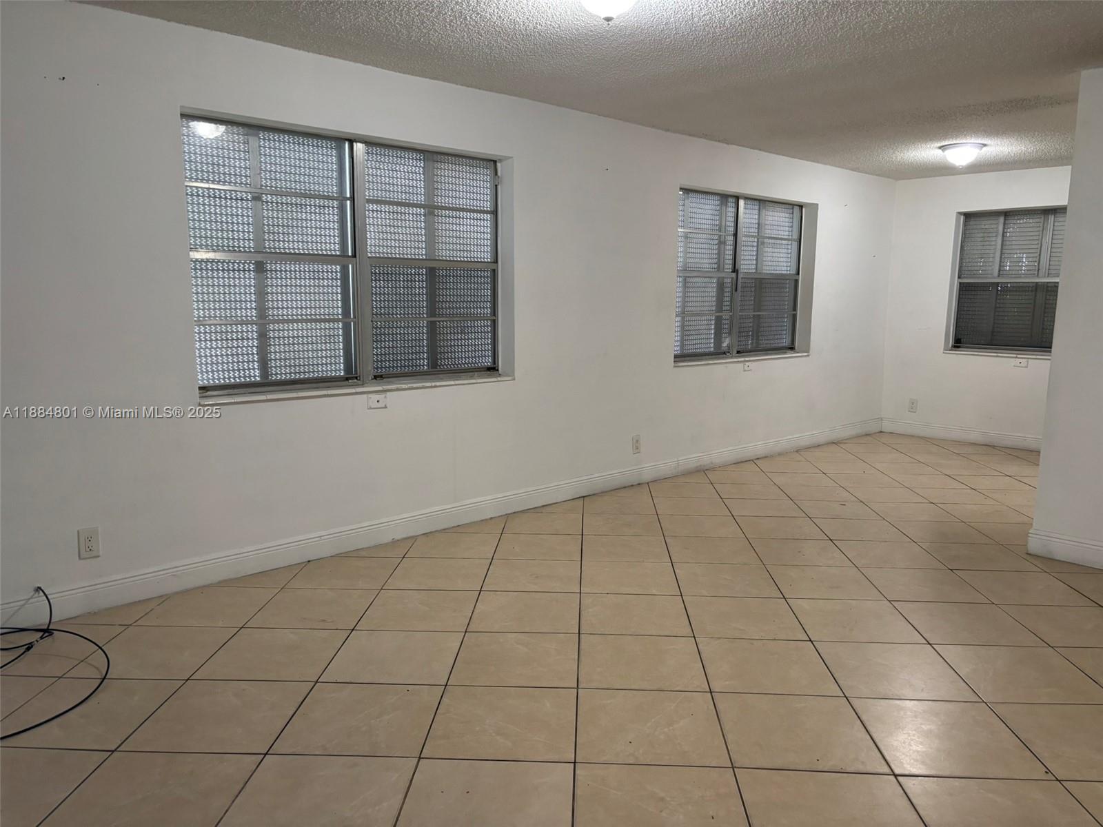 2415 Lincoln St #106