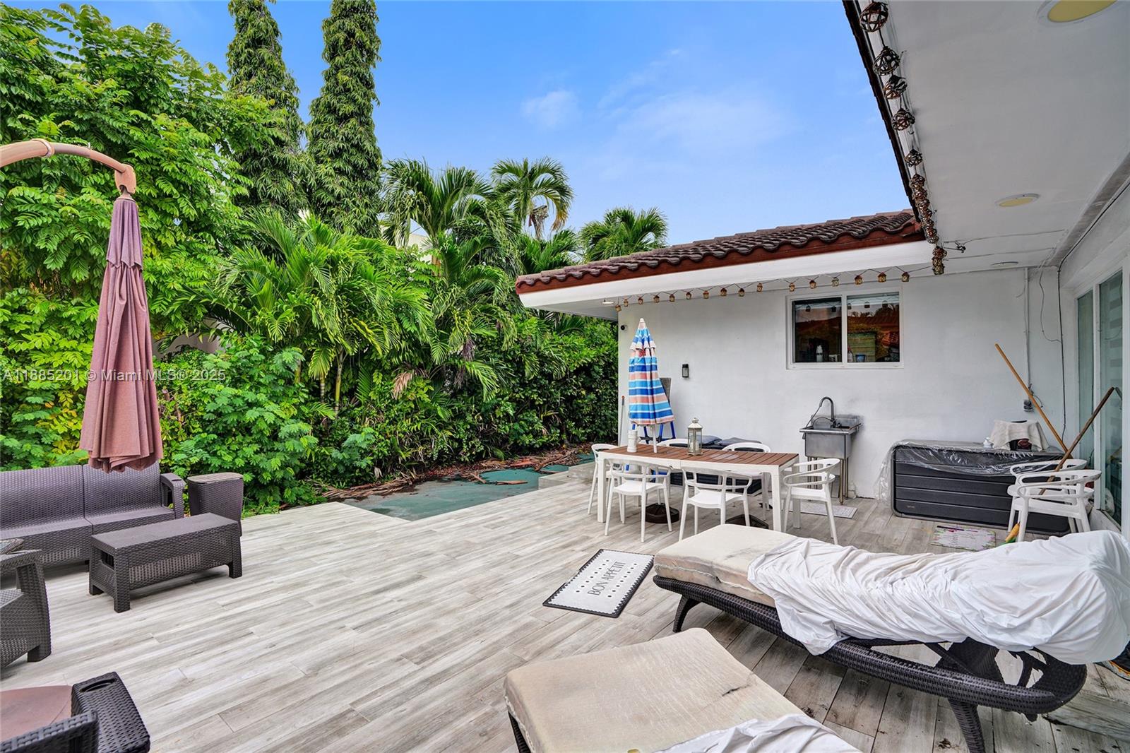 3784 Sheridan Ave Miami Beach, FL 33140 3784 Sheridan Ave Miami Beach, FL 33140