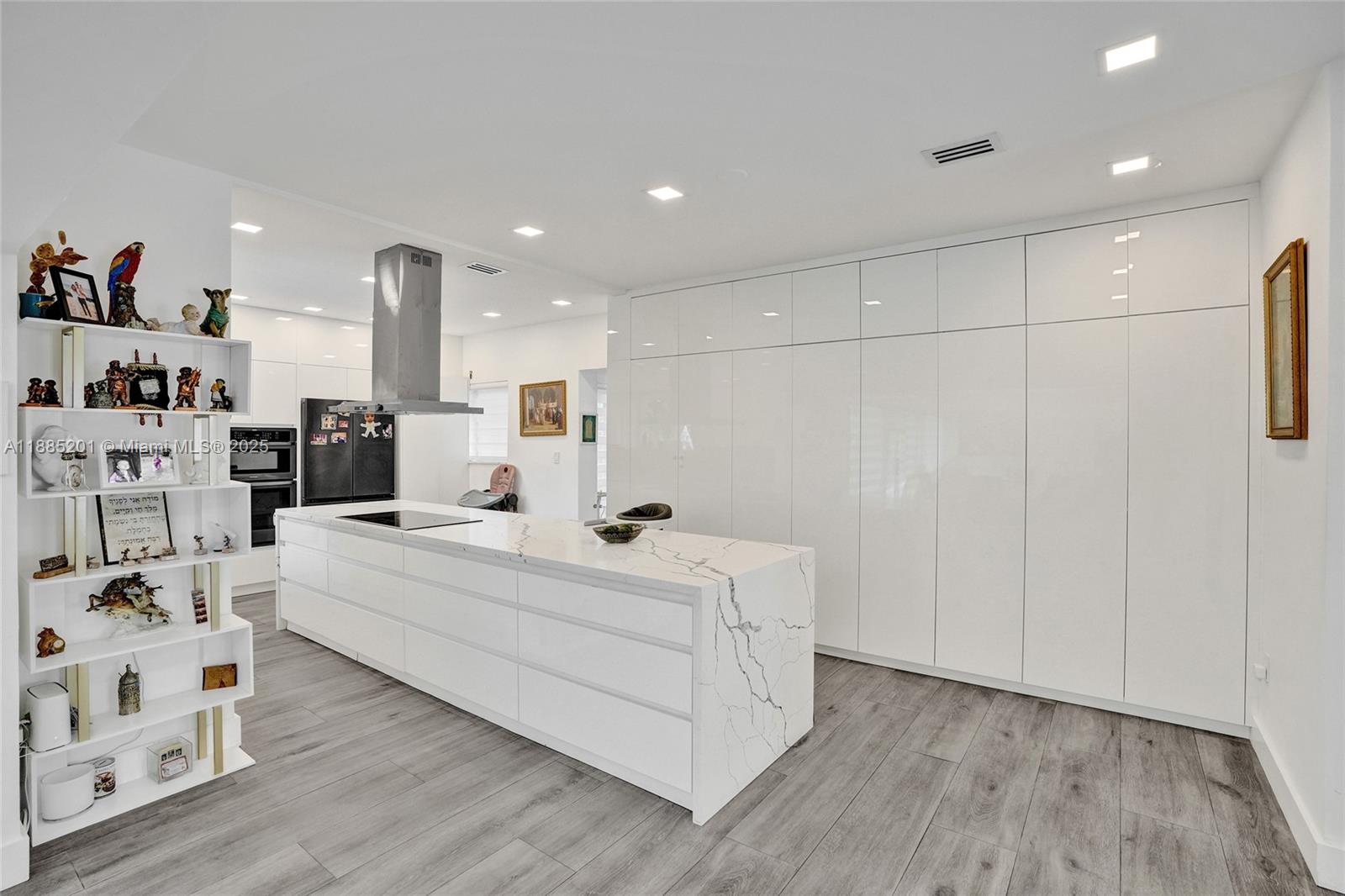 3784 Sheridan Ave Miami Beach, FL 33140 3784 Sheridan Ave Miami Beach, FL 33140