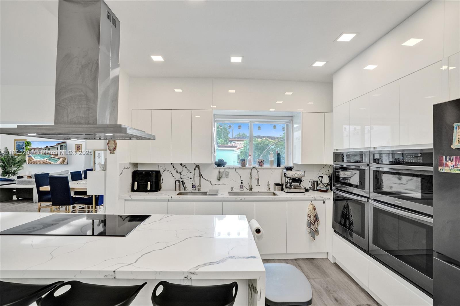 3784 Sheridan Ave Miami Beach, FL 33140 3784 Sheridan Ave Miami Beach, FL 33140