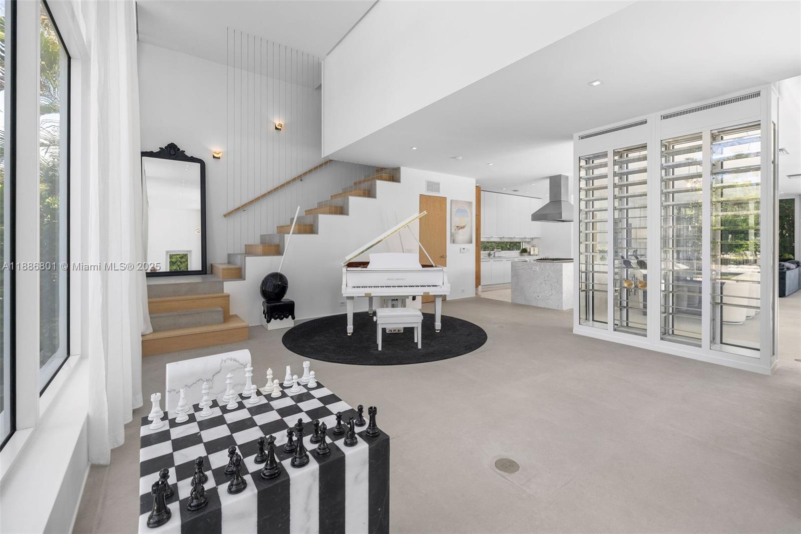 4433 N Bay Rd Miami Beach, FL 33140