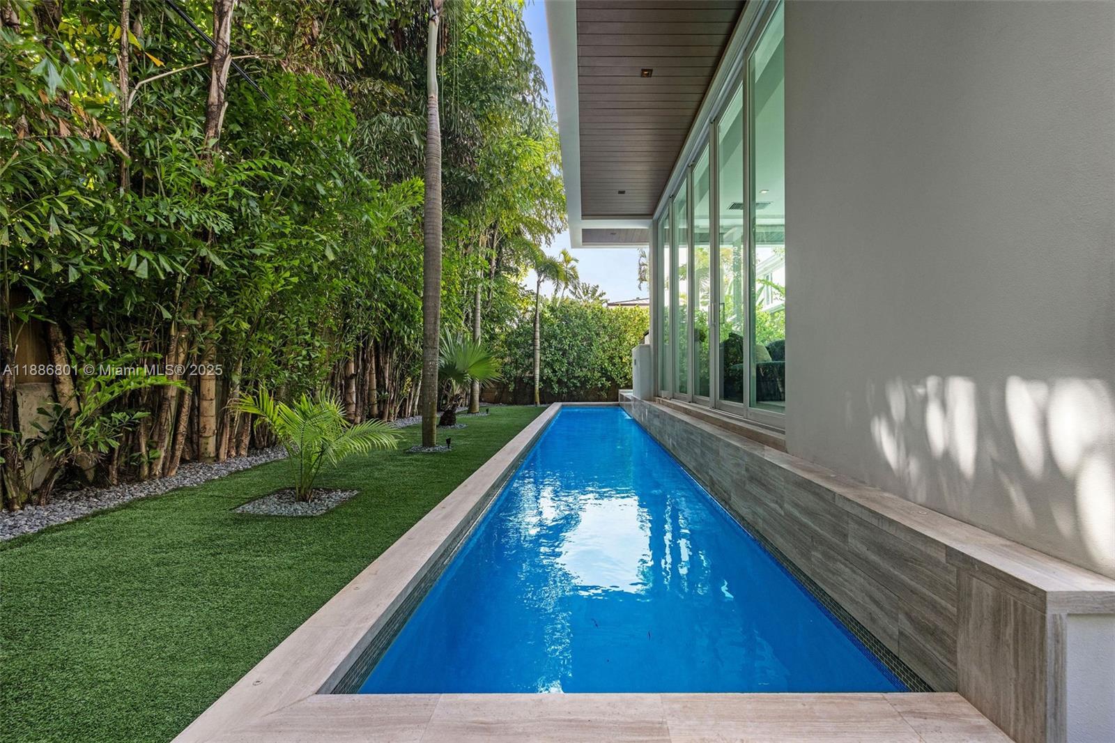 4433 N Bay Rd Miami Beach, FL 33140