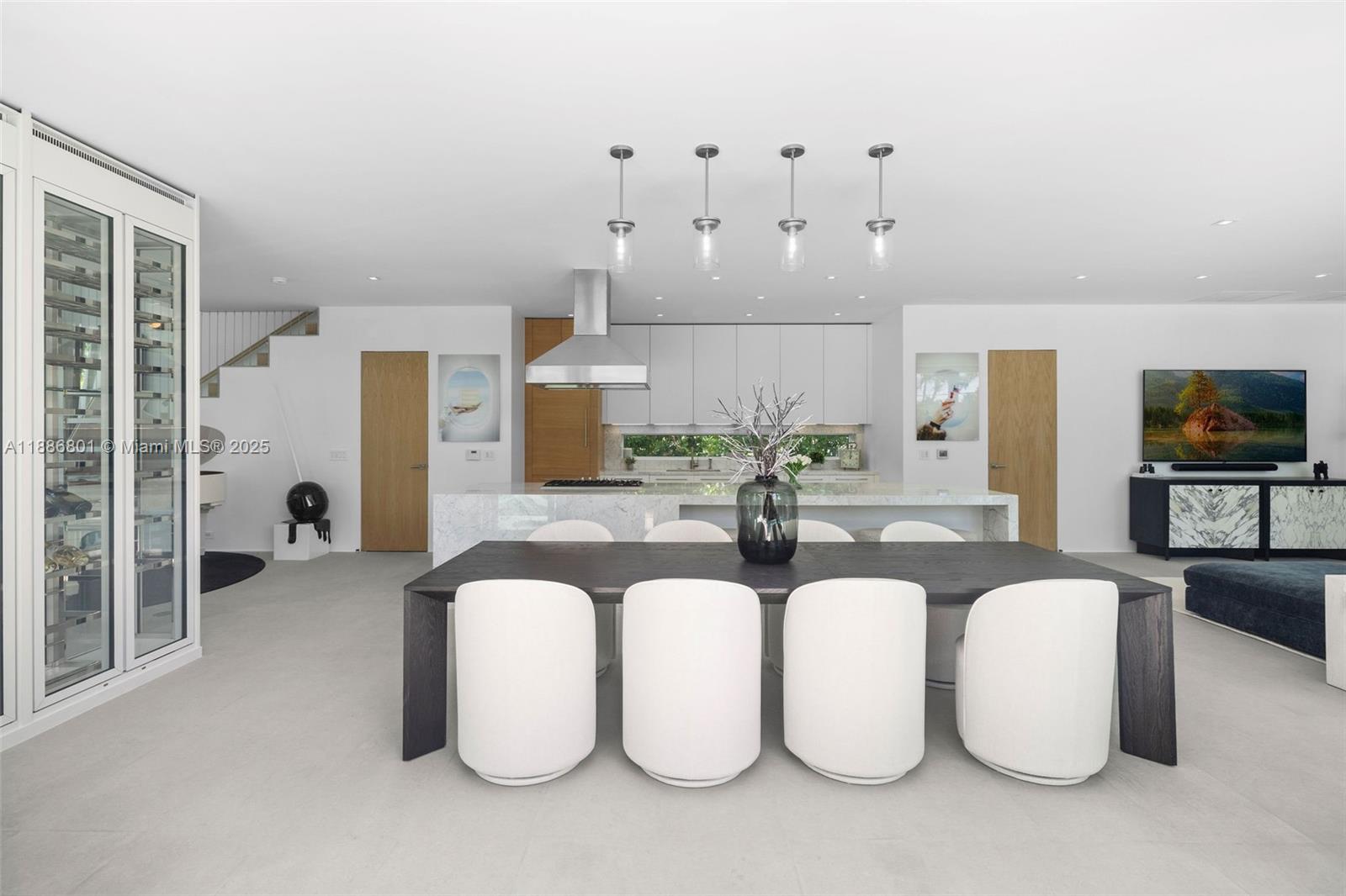 4433 N Bay Rd Miami Beach, FL 33140