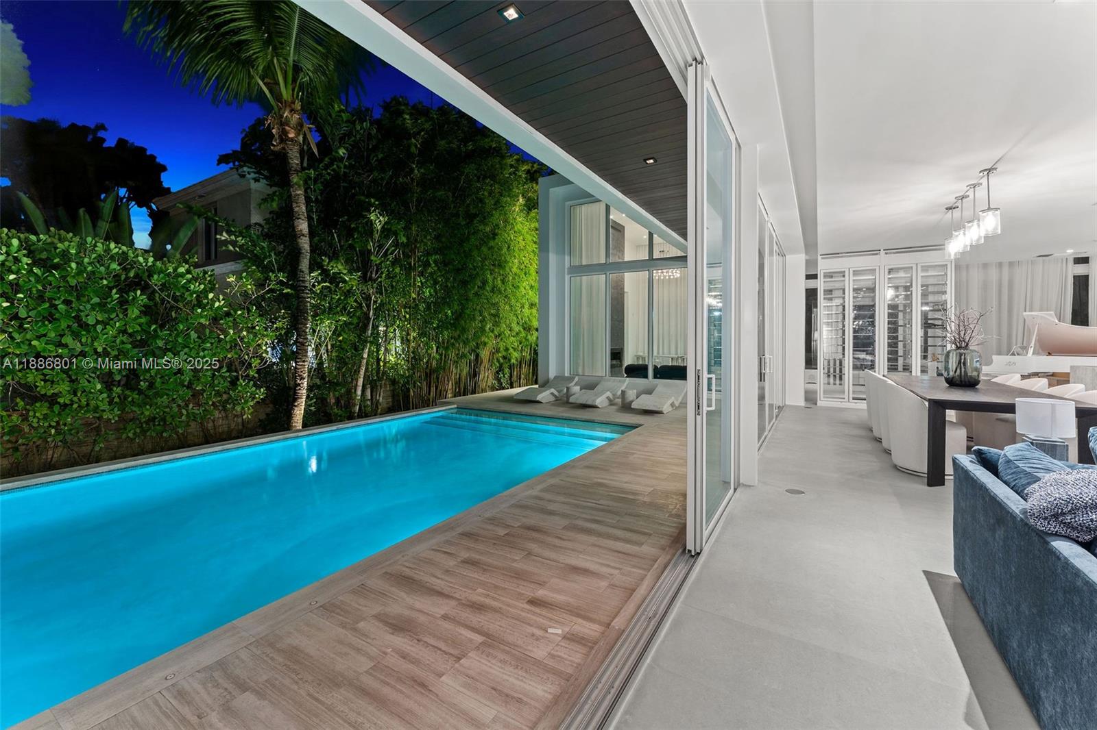 4433 N Bay Rd Miami Beach, FL 33140