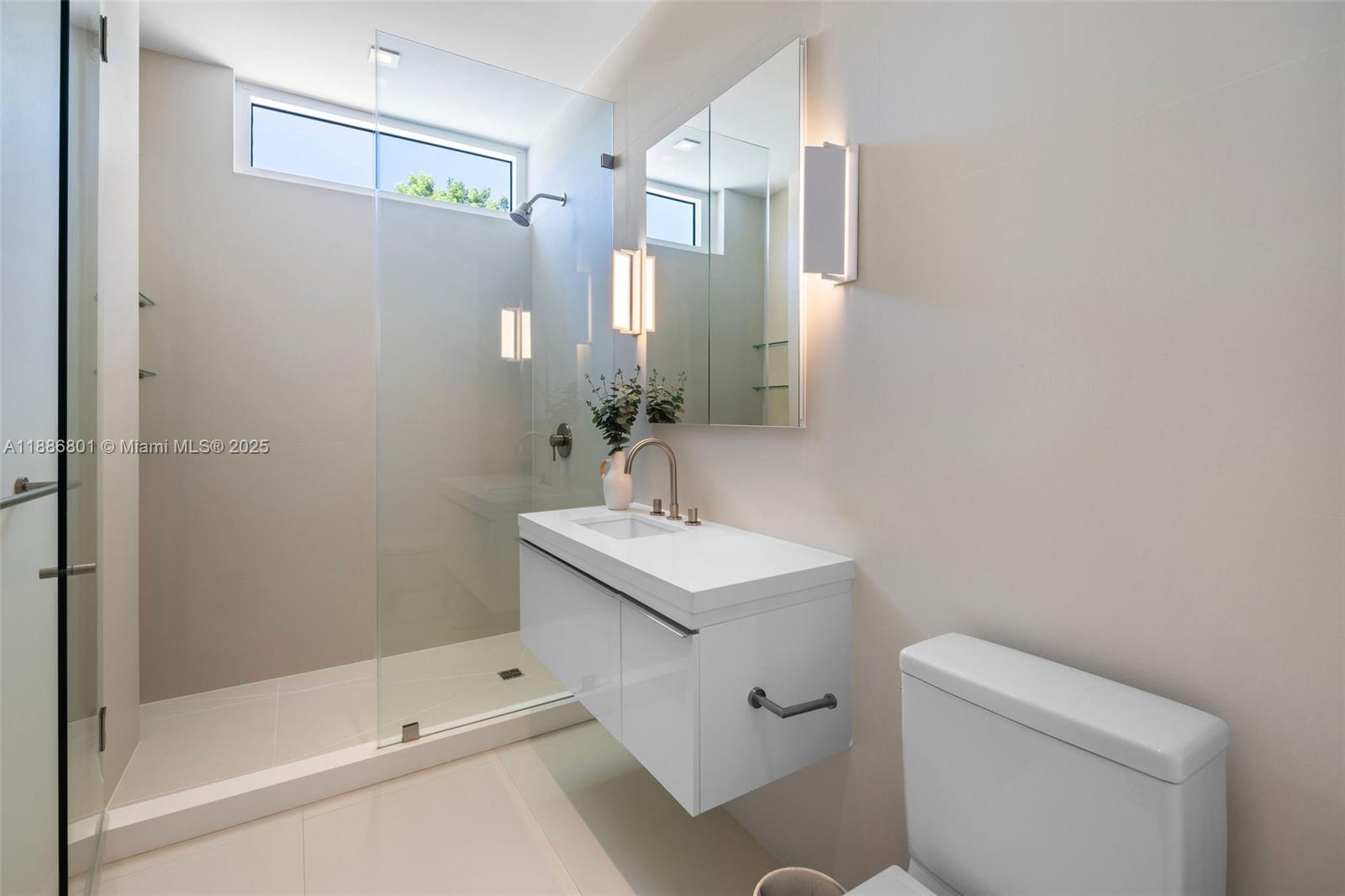 4433 N Bay Rd Miami Beach, FL 33140