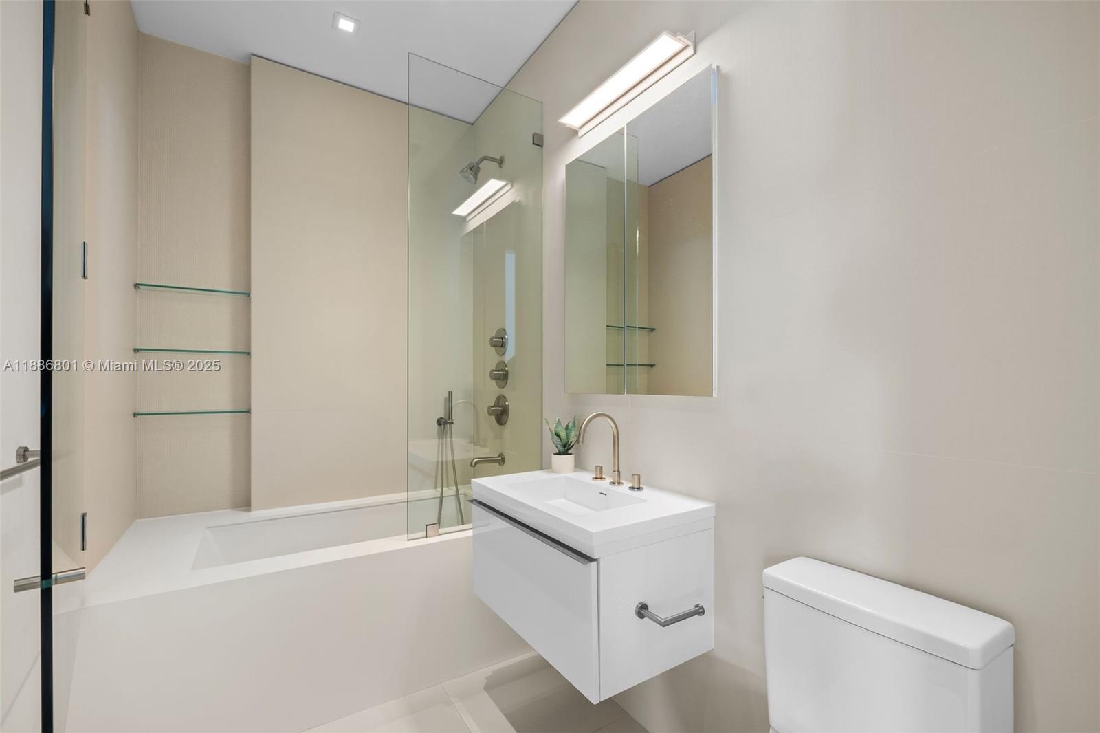 4433 N Bay Rd Miami Beach, FL 33140