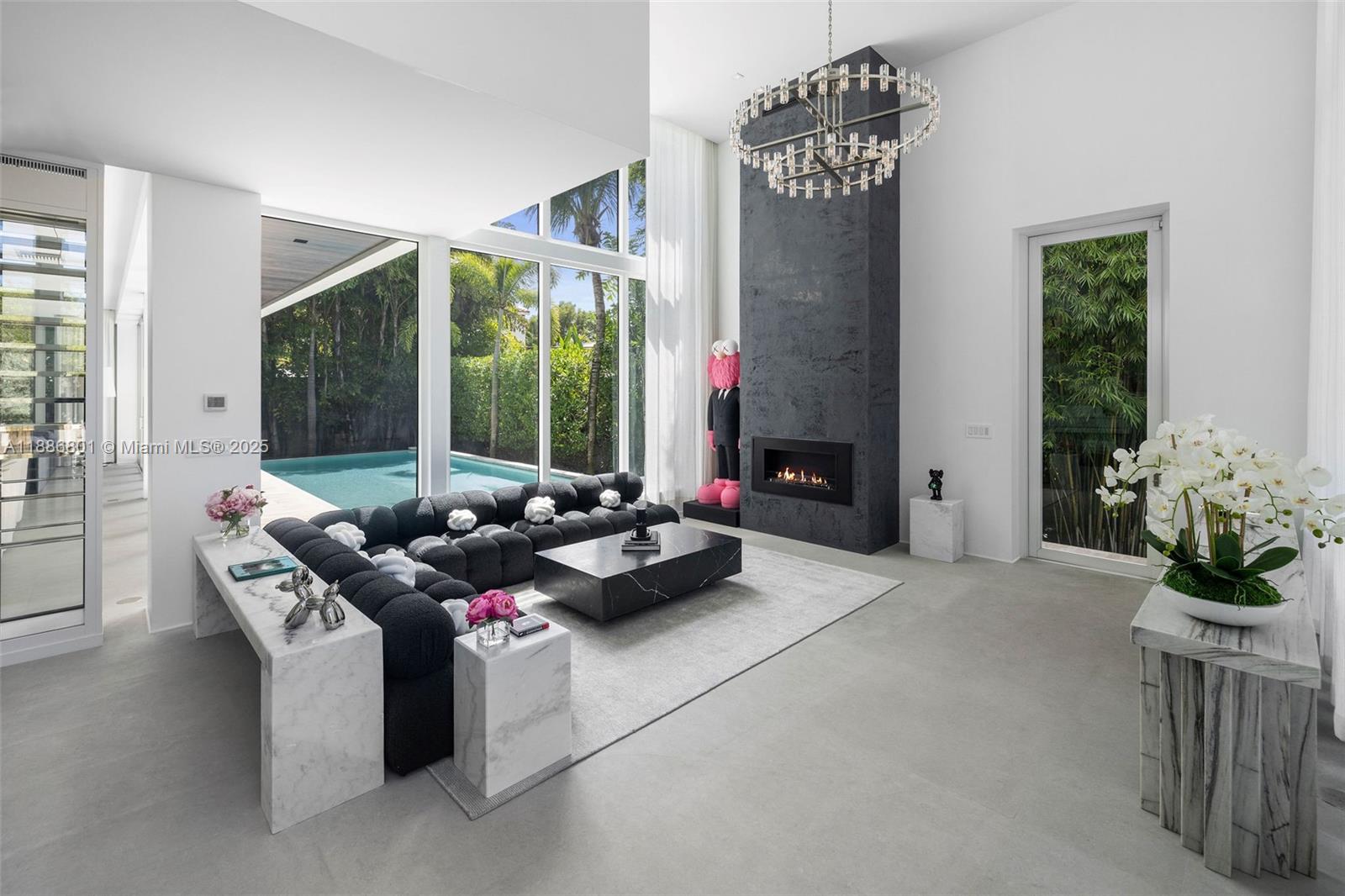 4433 N Bay Rd Miami Beach, FL 33140