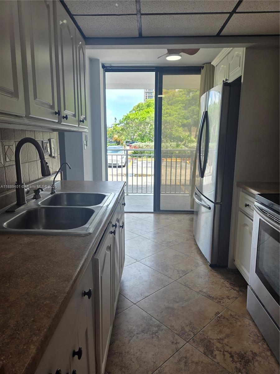 image Winston Towers 60011