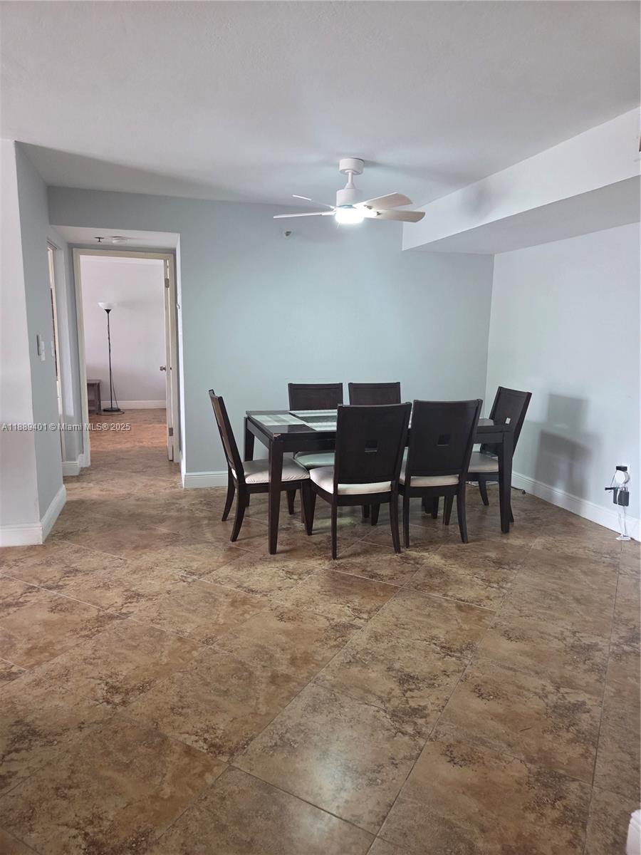 image Winston Towers 60018