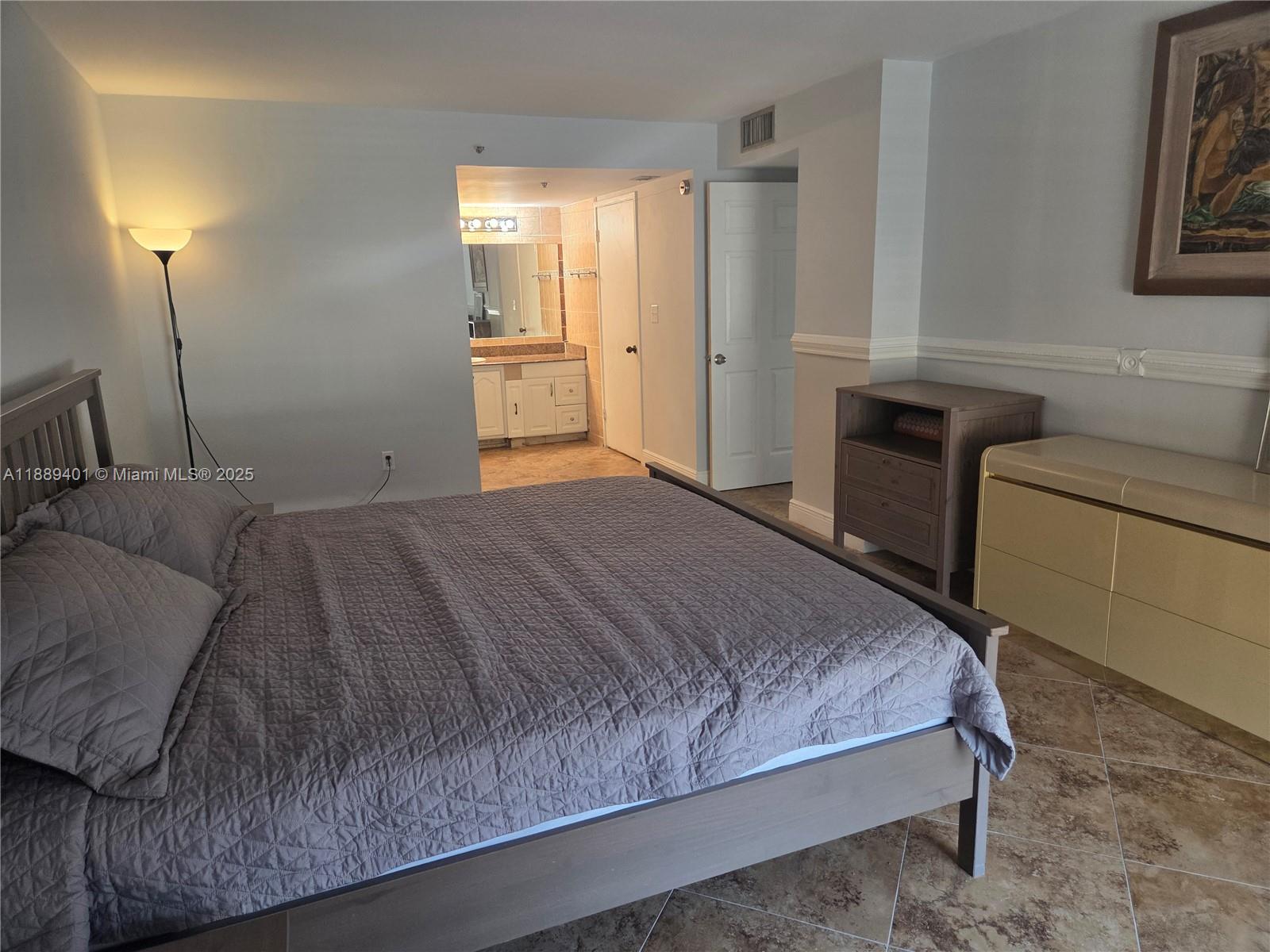 image Winston Towers 60022