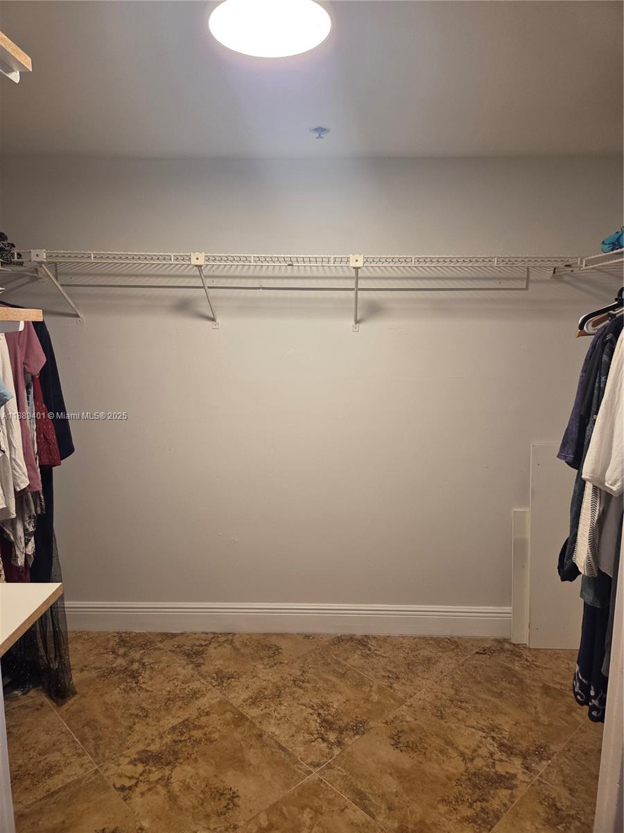 image Winston Towers 60028