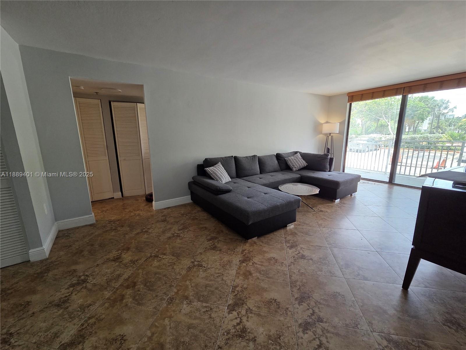 image Winston Towers 6004