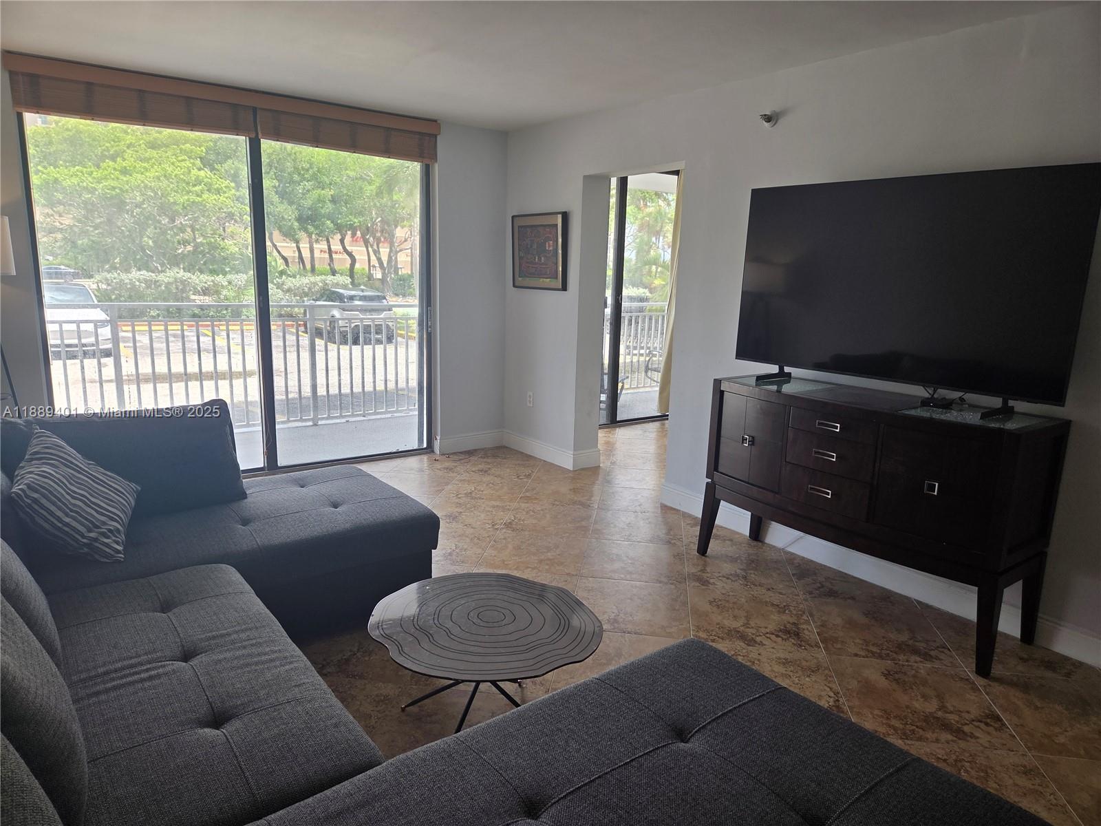 image Winston Towers 6007