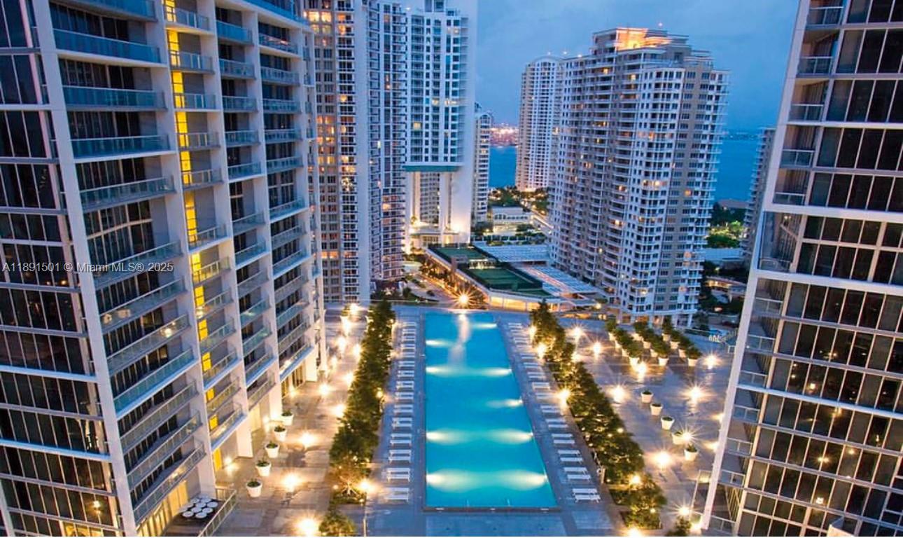 495 Brickell Ave #3706