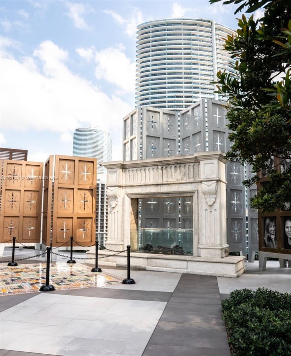 image Icon Brickell Ii16