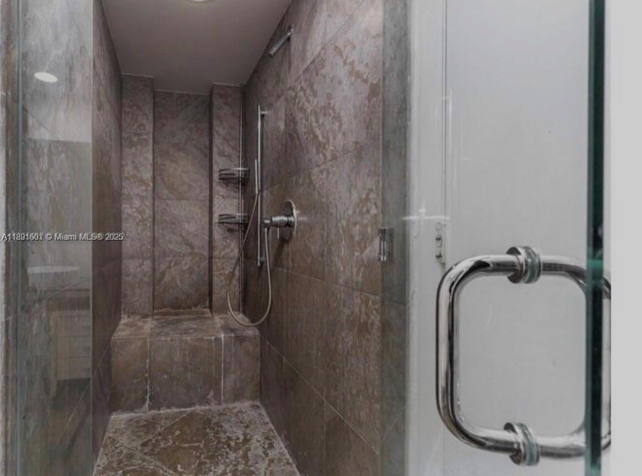 image Icon Brickell Ii38