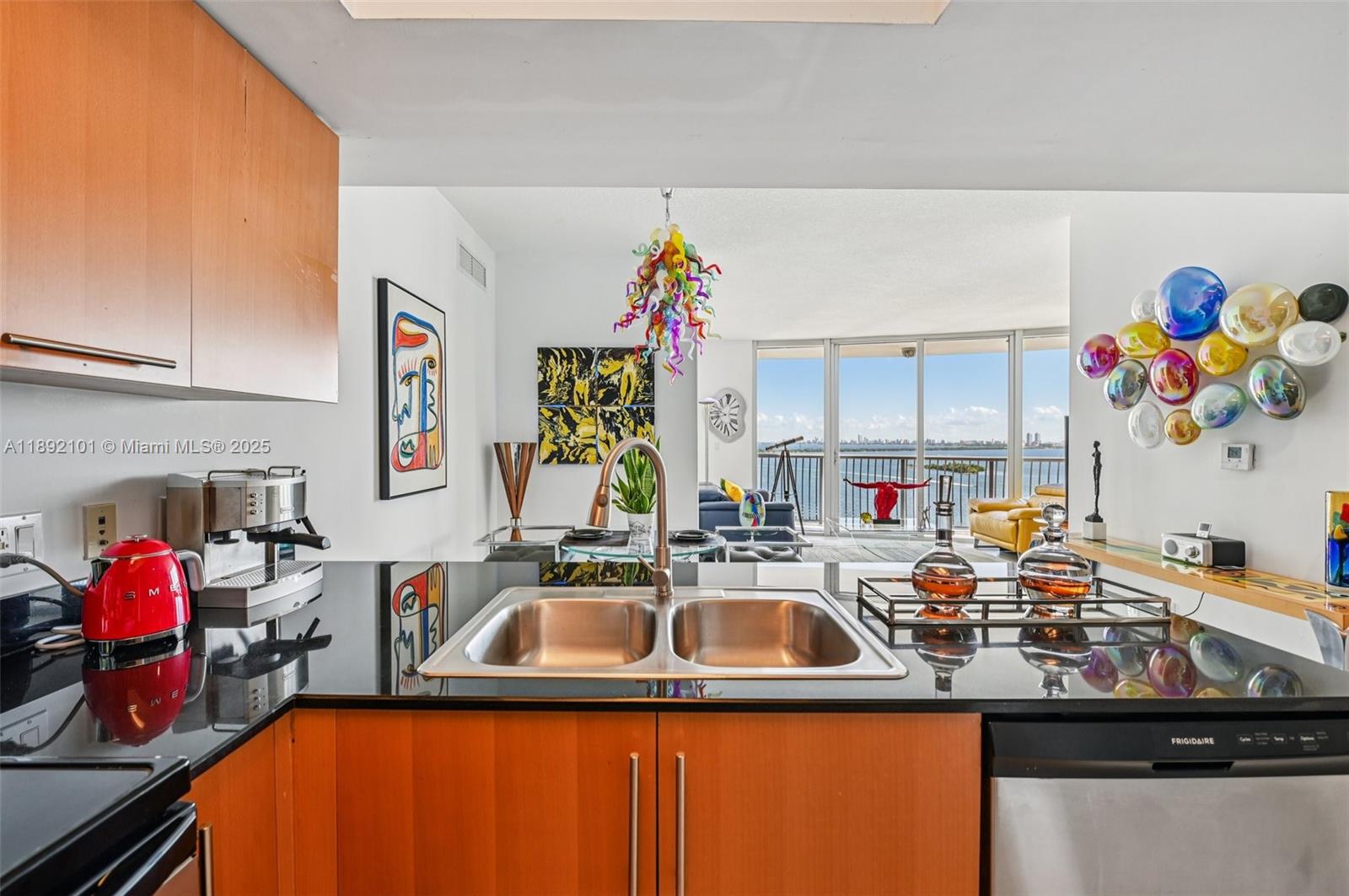 image Opera Tower Condo9