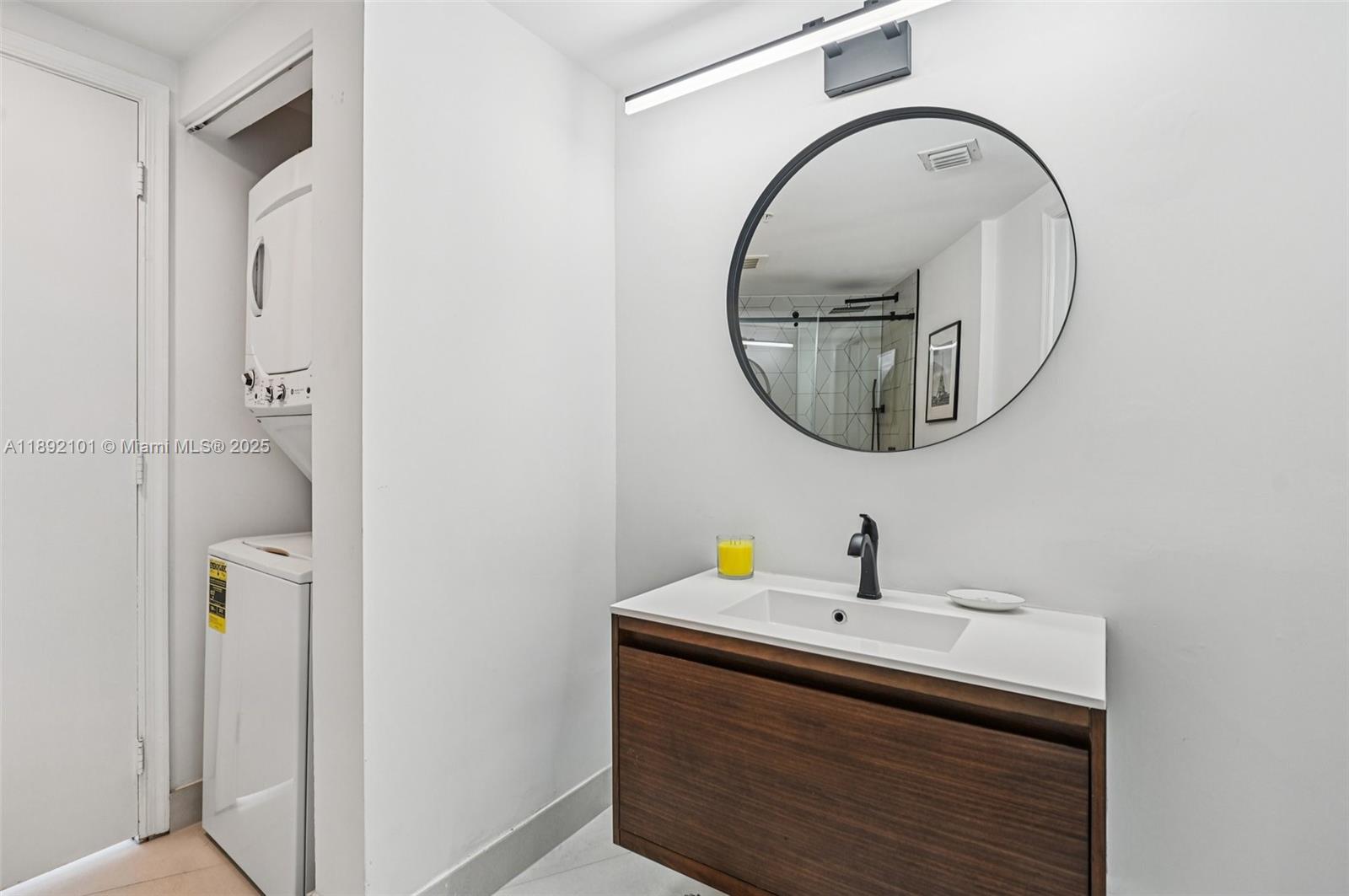 image Opera Tower Condo10