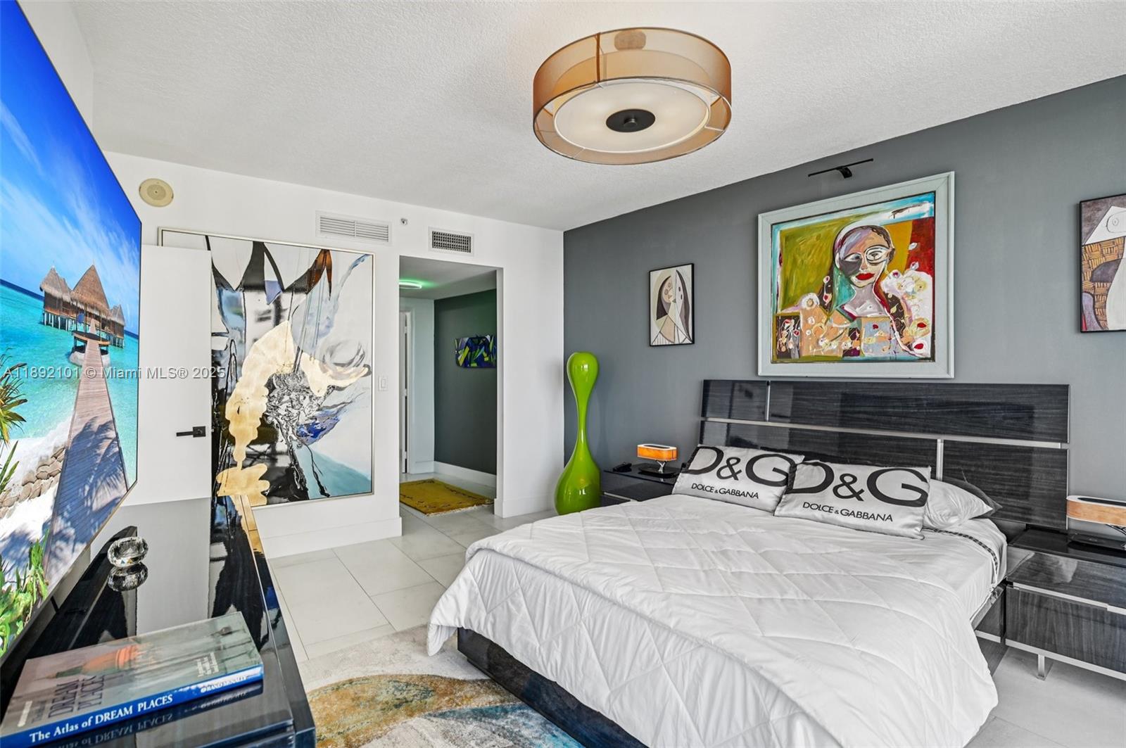 image Opera Tower Condo13