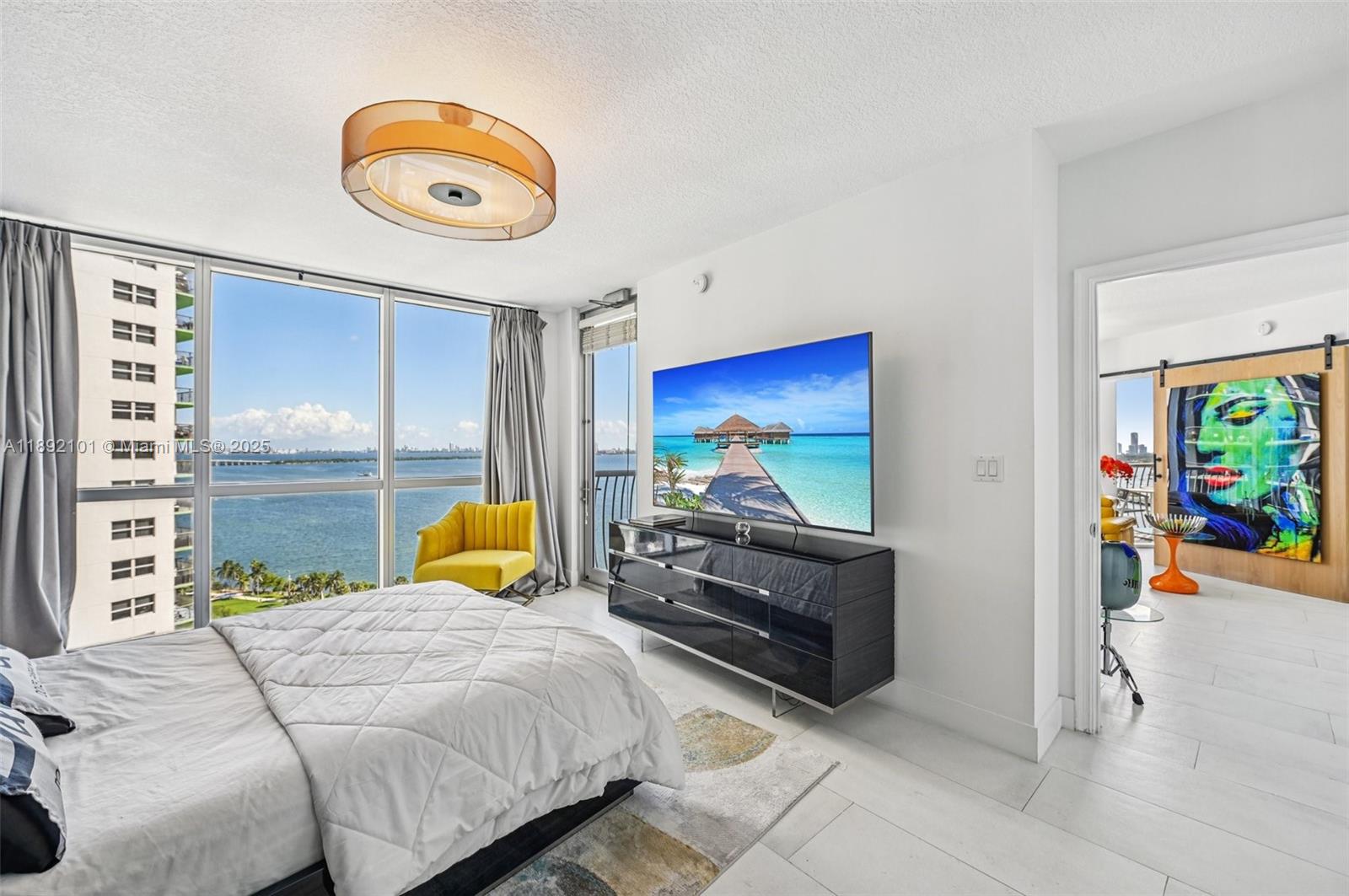 image Opera Tower Condo15