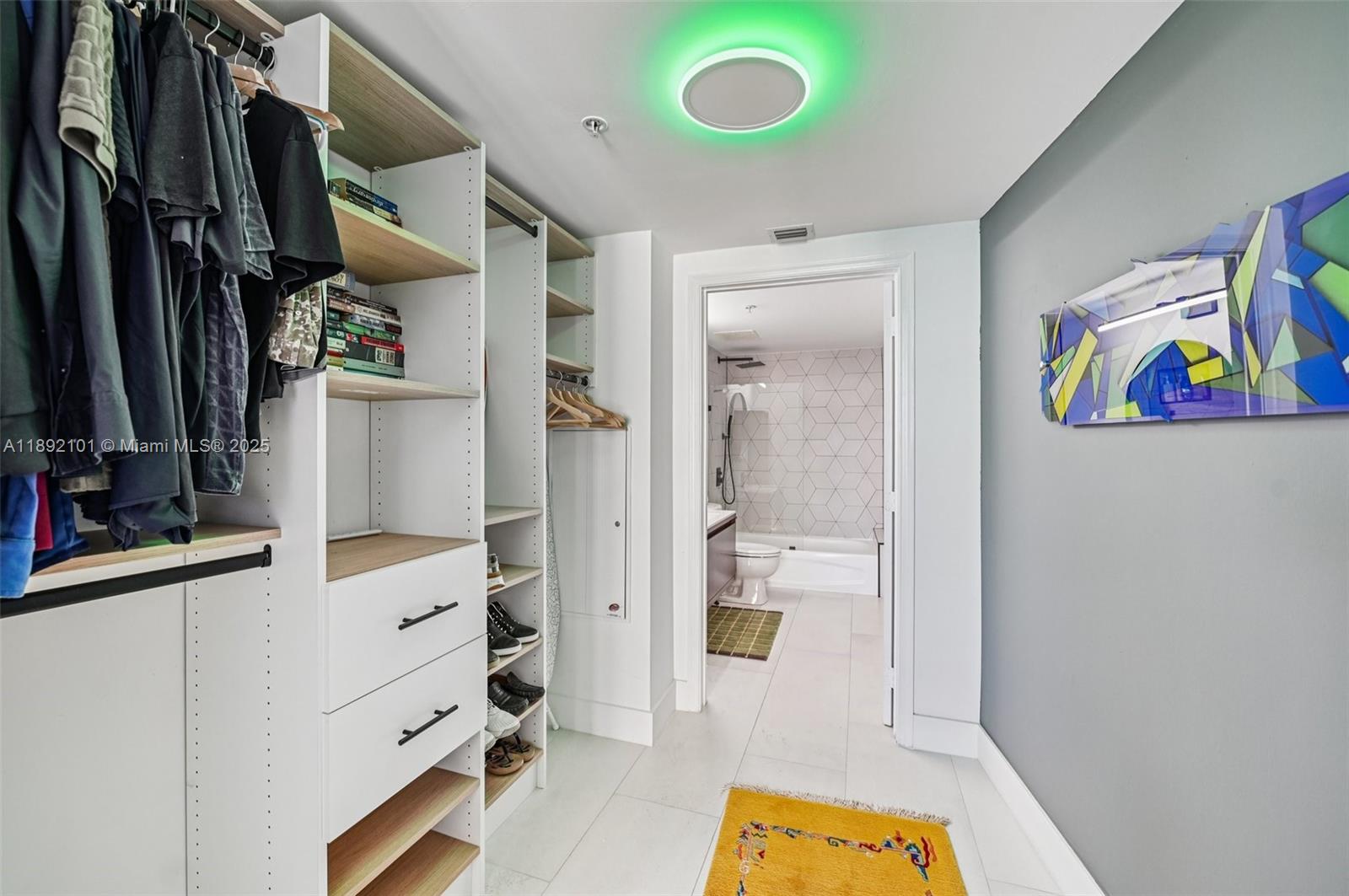 image Opera Tower Condo16