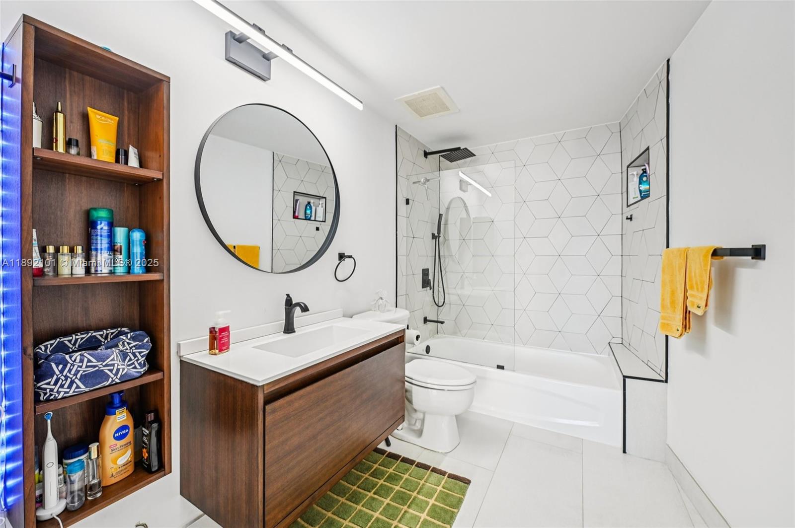 image Opera Tower Condo19