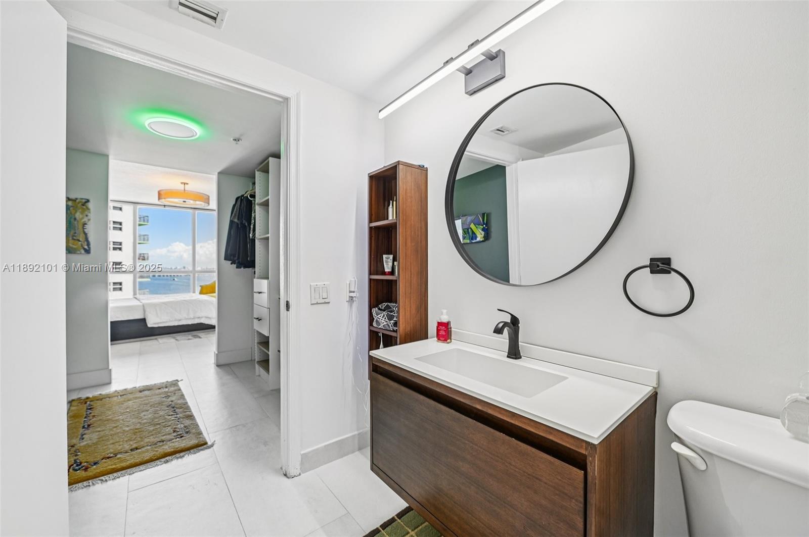 image Opera Tower Condo20