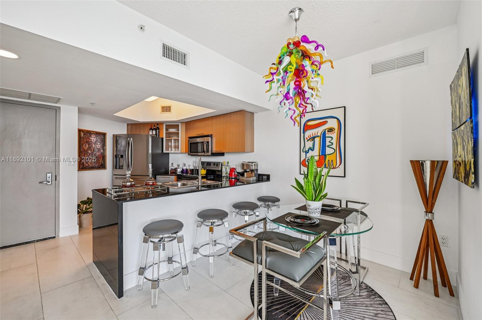 image Opera Tower Condo4